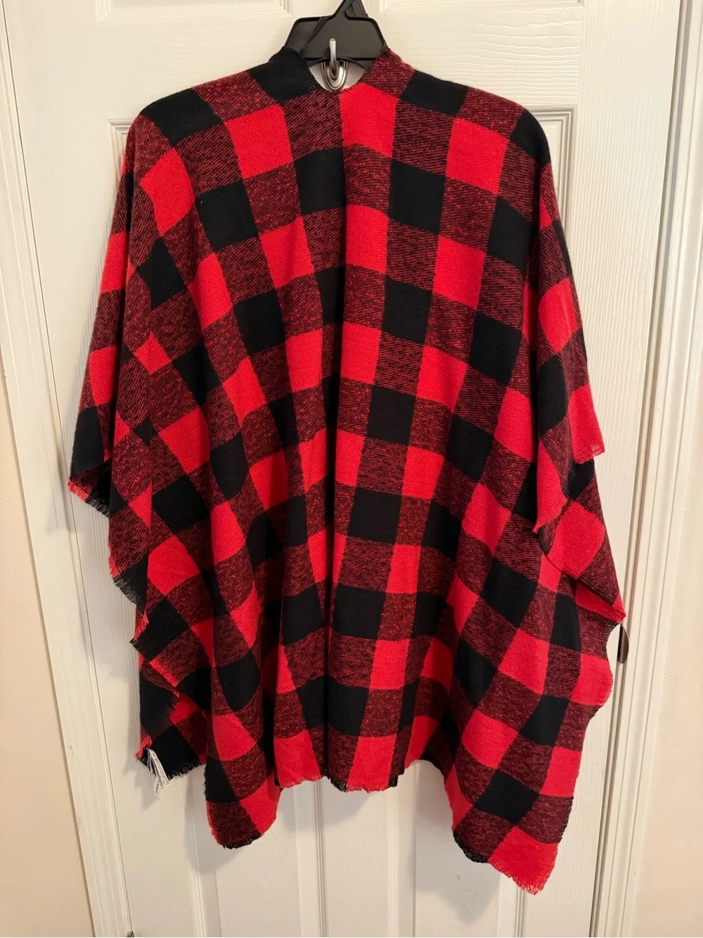 Old Navy Women’s Cozy Red & Black Buffalo Plaid Wrap Shawl Size OS NWT